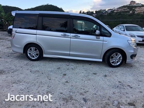 Honda Stepwgn Spada 2,0L 2013-3