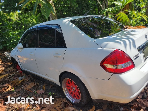 Nissan Tiida 1,8L 2011-3