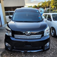 Toyota Voxy 2,0L 2013 Toyota Voxy 2,0L 2013