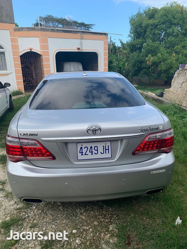 Toyota Crown 3,0L 2012-5