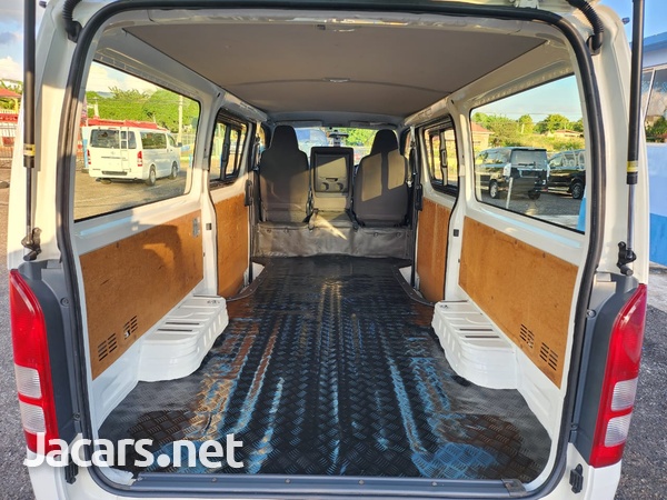 Toyota Hiace 2,0L 2016-8
