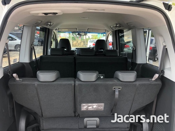 Honda Stepwgn Spada 2,0L 2013-11