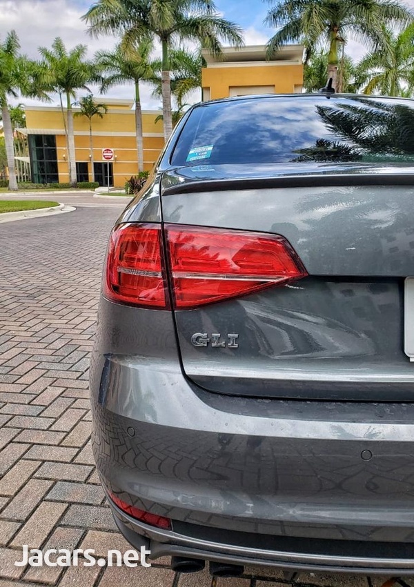 Volkswagen Jetta 2,0L 2017-7