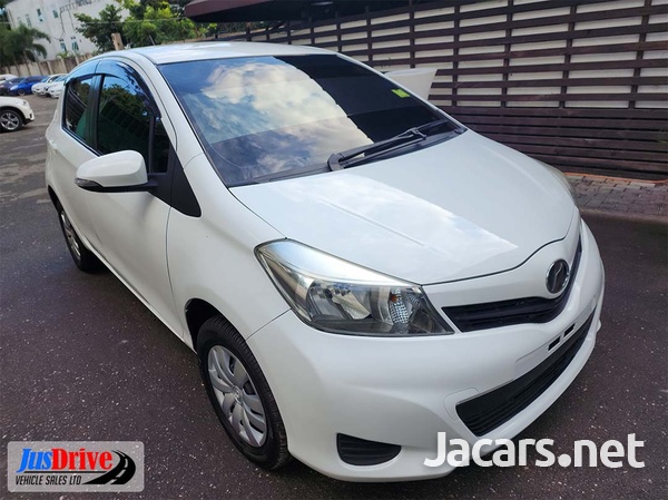 Toyota Vitz 1,3L 2014-1