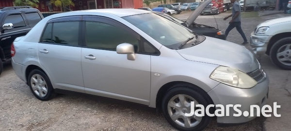 Nissan Tiida 1,6L 2012-1