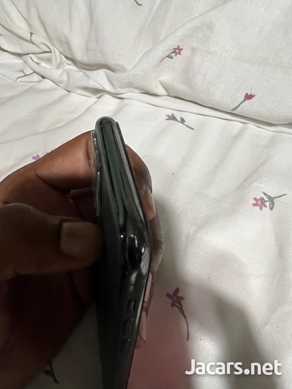 Iphone 11 pro 256 fully unlocked with excellent battery-7