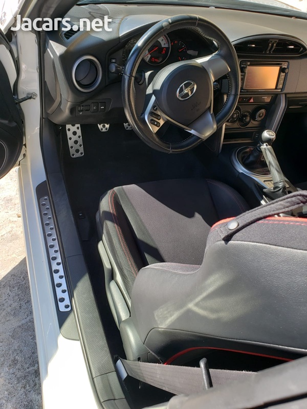 Toyota Scion 1,5L 2015-10