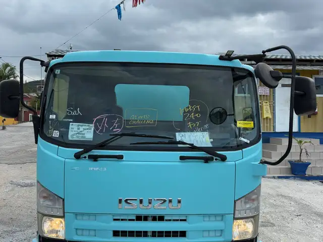 Isuzu Forward Garbage Truck, Saint Ann