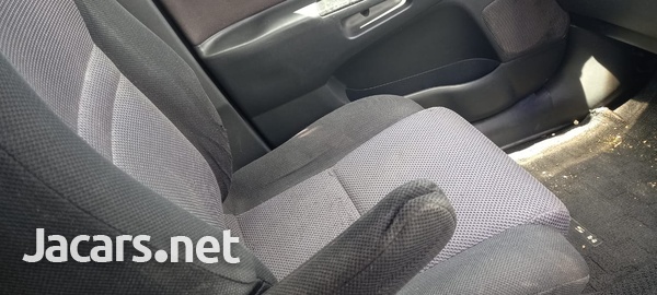 Toyota Wish 2,0L 2008-9