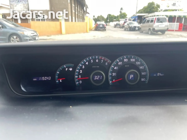 Toyota Noah 2,0L 2013-10