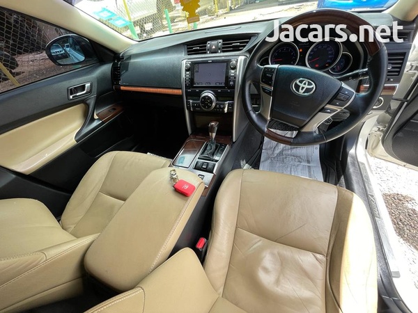 Toyota Mark X 2,5L 2013-3