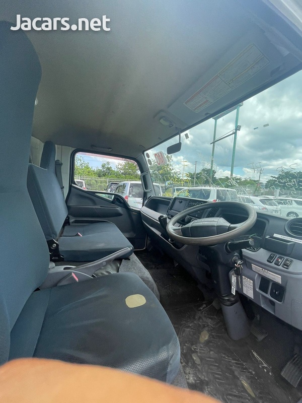 2012 Mitsubishi Canter Truck-4