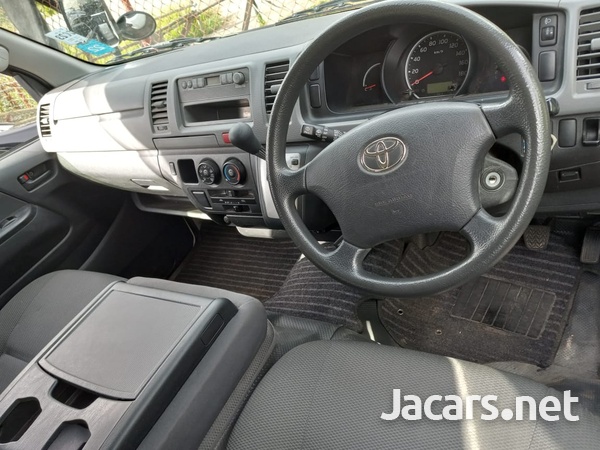 Toyota Hiace 2,5L 2013-3