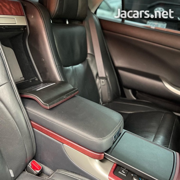 Toyota Crown 2,5L 2012-9
