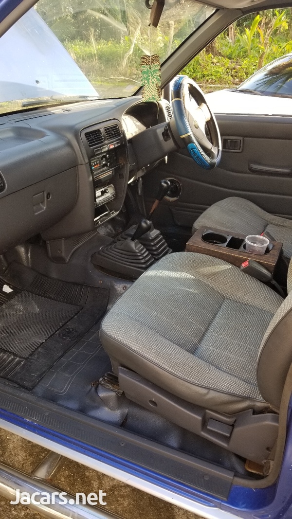 Nissan Pickup 2,4L 1995-5
