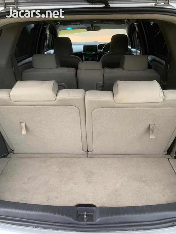 Toyota Wish 1,8L 2012-4