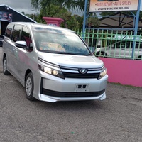 Toyota Voxy 2,0L 2016 Toyota Voxy 2,0L 2016