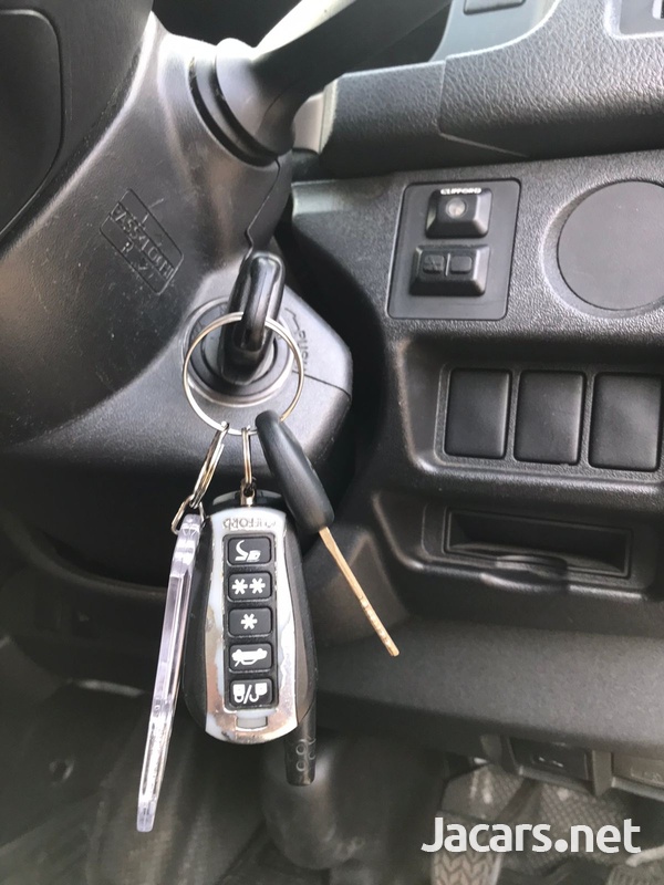 Toyota Hiace 3,0L 2016-8