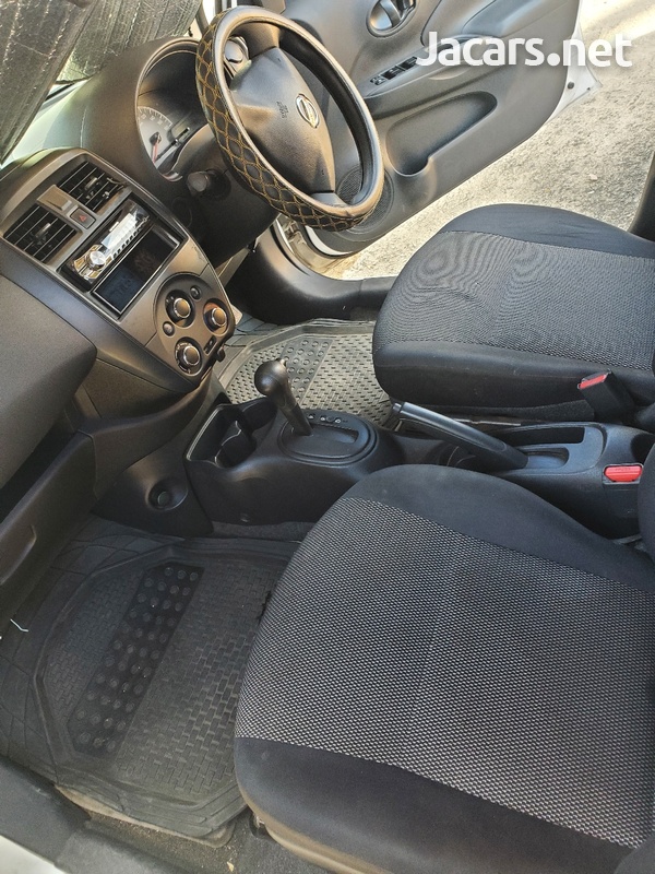 Nissan Latio 1,2L 2015-5