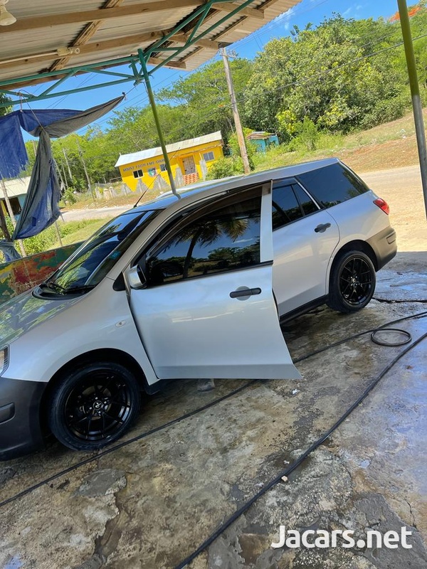 Nissan AD Wagon 1,5L 2015-3