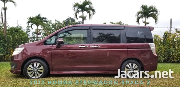 Honda Stepwgn Spada 2,0L 2012-9