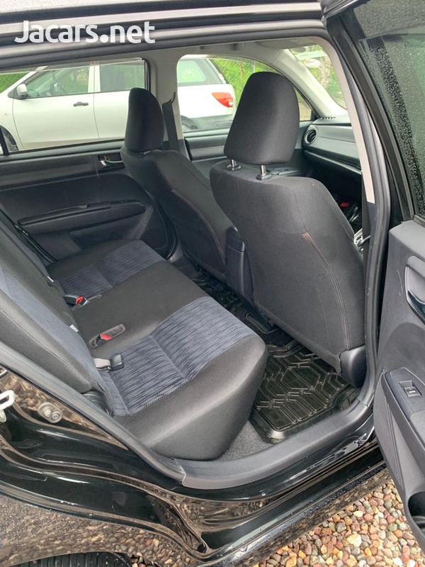 Toyota Fielder 1,5L 2012-10