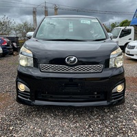 Toyota Voxy 2,0L 2013 Toyota Voxy 2,0L 2013