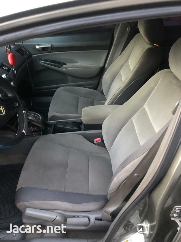 Honda Civic 1,8L 2007-4