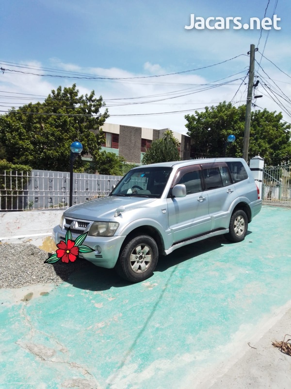 Mitsubishi Pajero 2,0L 2004-3