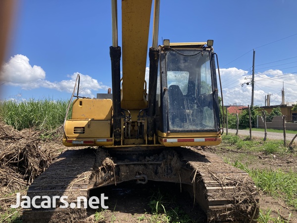 Komatsu PC200 Excavator-15