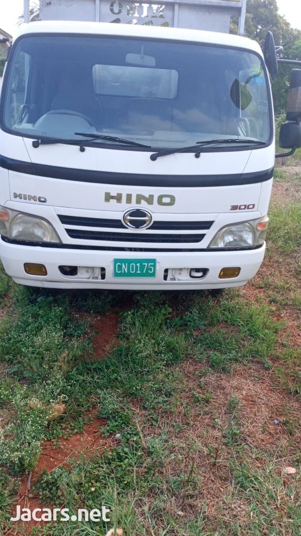2008 Hino Tipper Truck-1