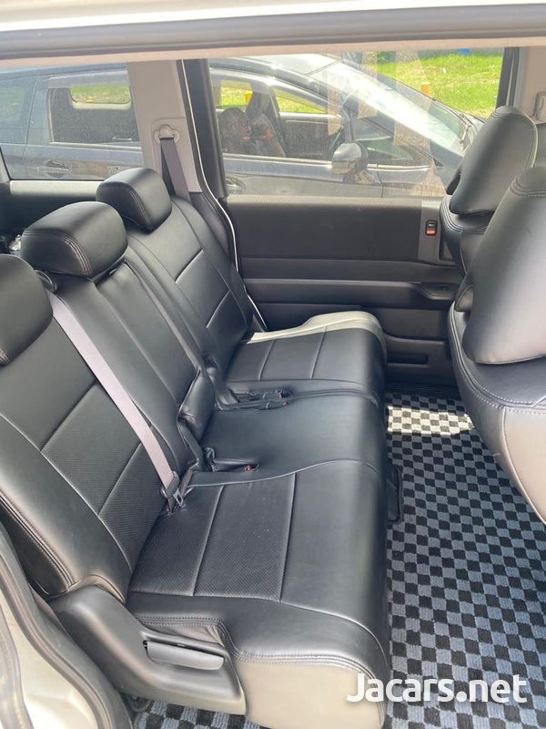 Honda Stepwgn Spada 2,0L 2014-3