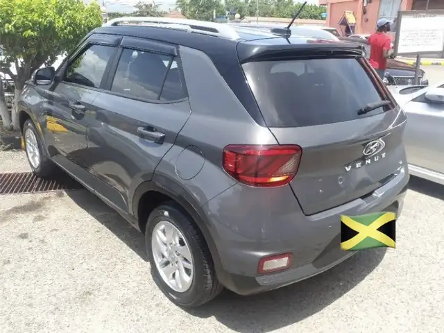 Hyundai Venue 2,5L 2023, Saint Catherine - 6