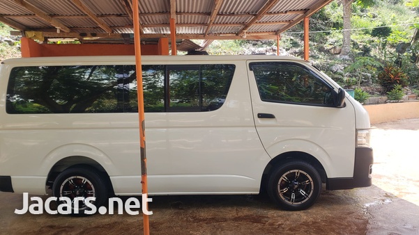 Toyota Hiace 2,5L 2012-4