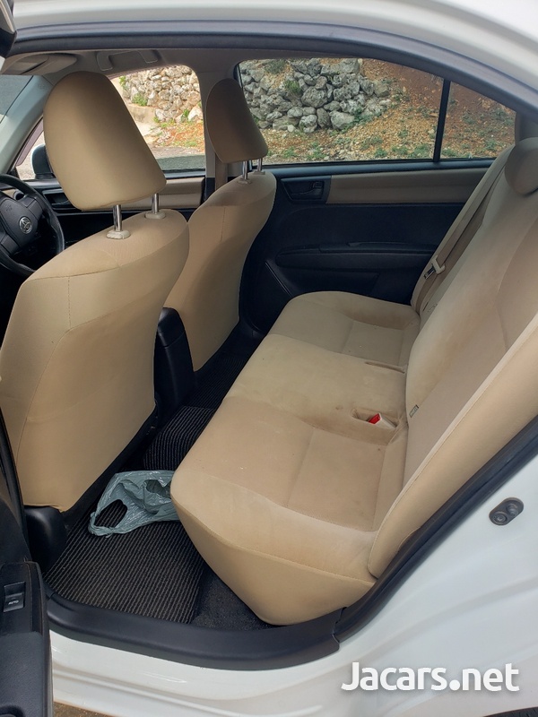 Toyota Axio 1,5L 2013-5