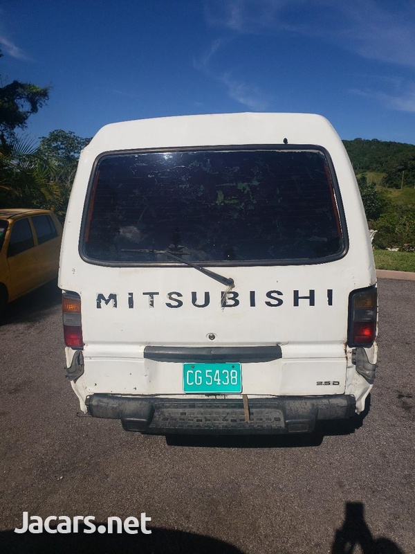 07 Mitsubishi l300-2