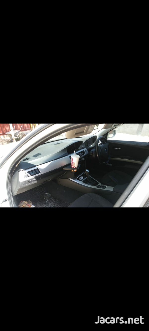 BMW 3-Series 2,0L 2009-4