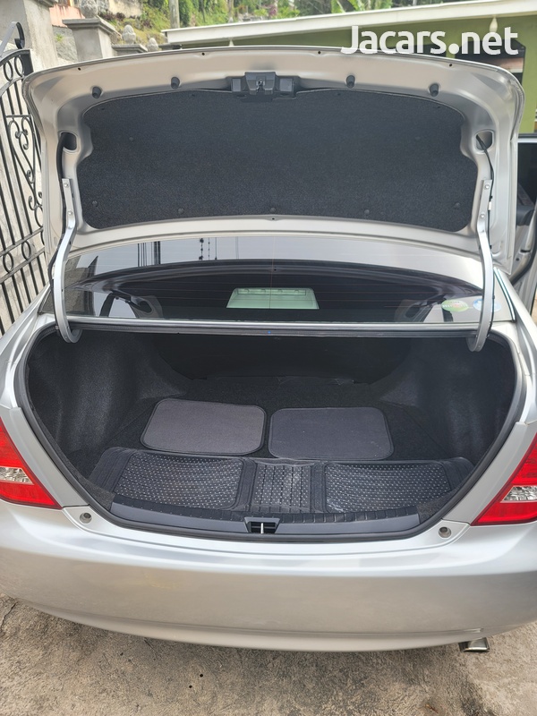 Toyota Axio 1,5L 2012-8