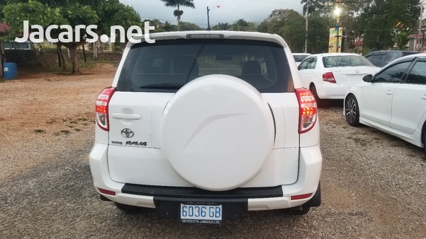 Toyota RAV4 2,0L 2012-4