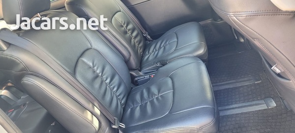 Toyota Voxy 2,0L 2014-10