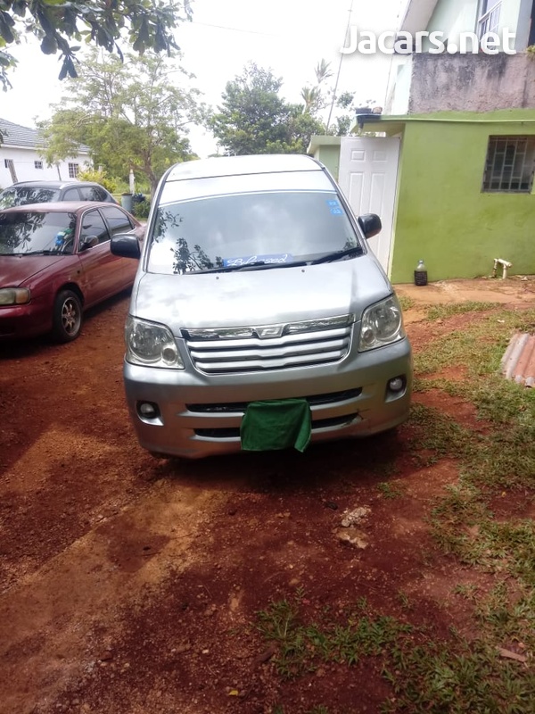 Toyota Voxy 2,0L 2002-1