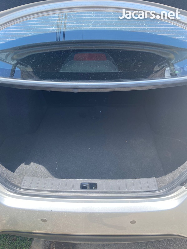 Nissan Latio 1,2L 2015-8