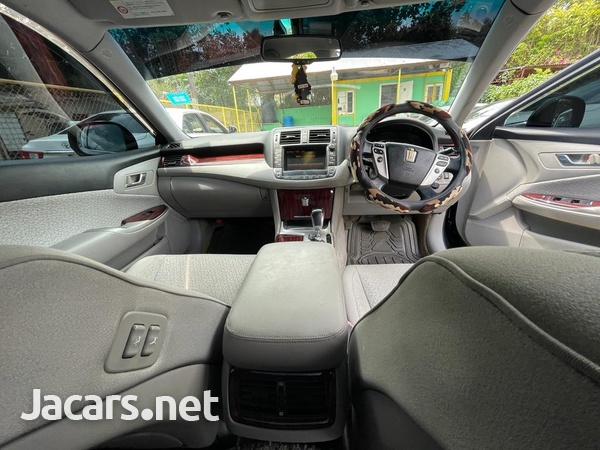 Toyota Crown 2,5L 2010-10