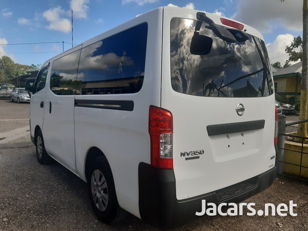 Nissan Caravan 2,0L 2016-3