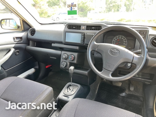 Toyota Probox 1,5L 2017-8