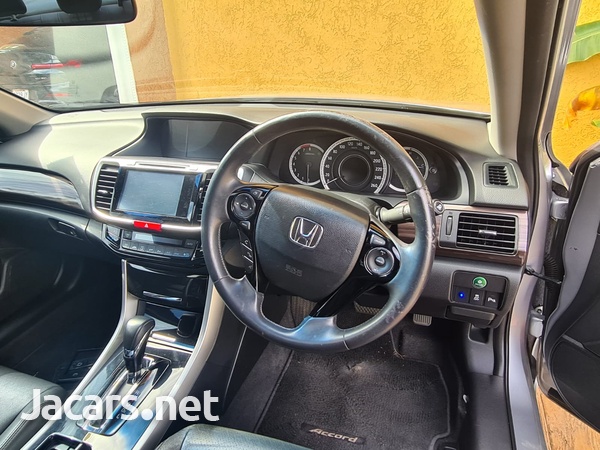 Honda Accord 2,0L 2017-8