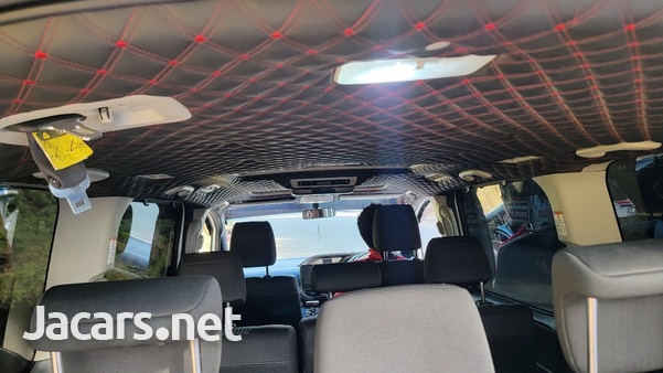 Toyota Voxy 2,0L 2014-4