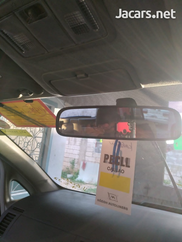 Toyota Isis 1,8L 2014-12