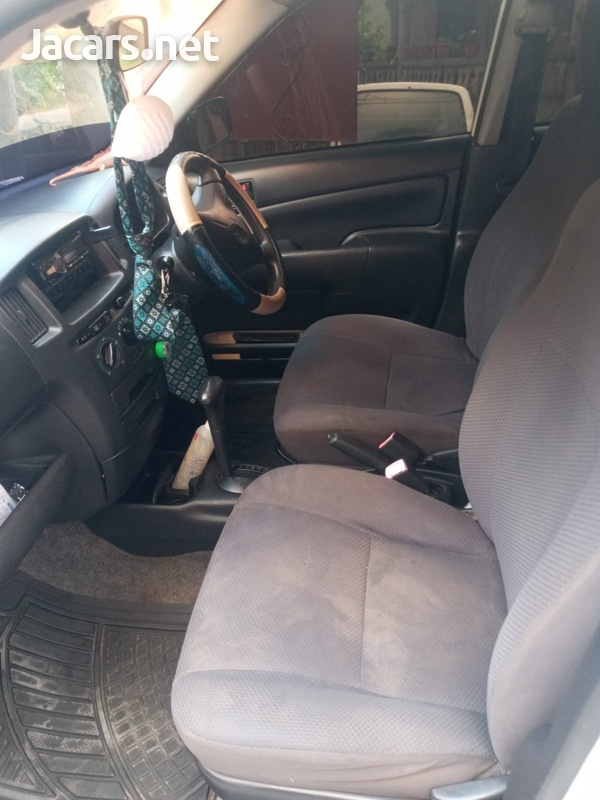 Toyota Probox 1,5L 2010-4
