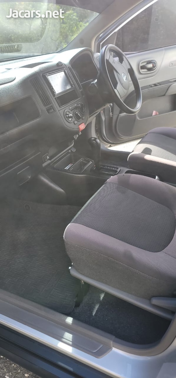 Nissan AD Wagon 1,5L 2017-13